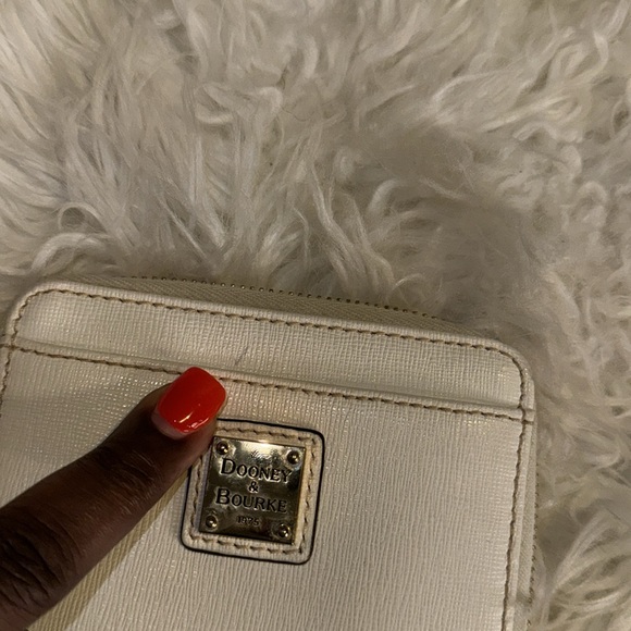 Dooney & Bourke Saffiano Small Zip Around Wallet - Off White used condition - Picture 11 of 13